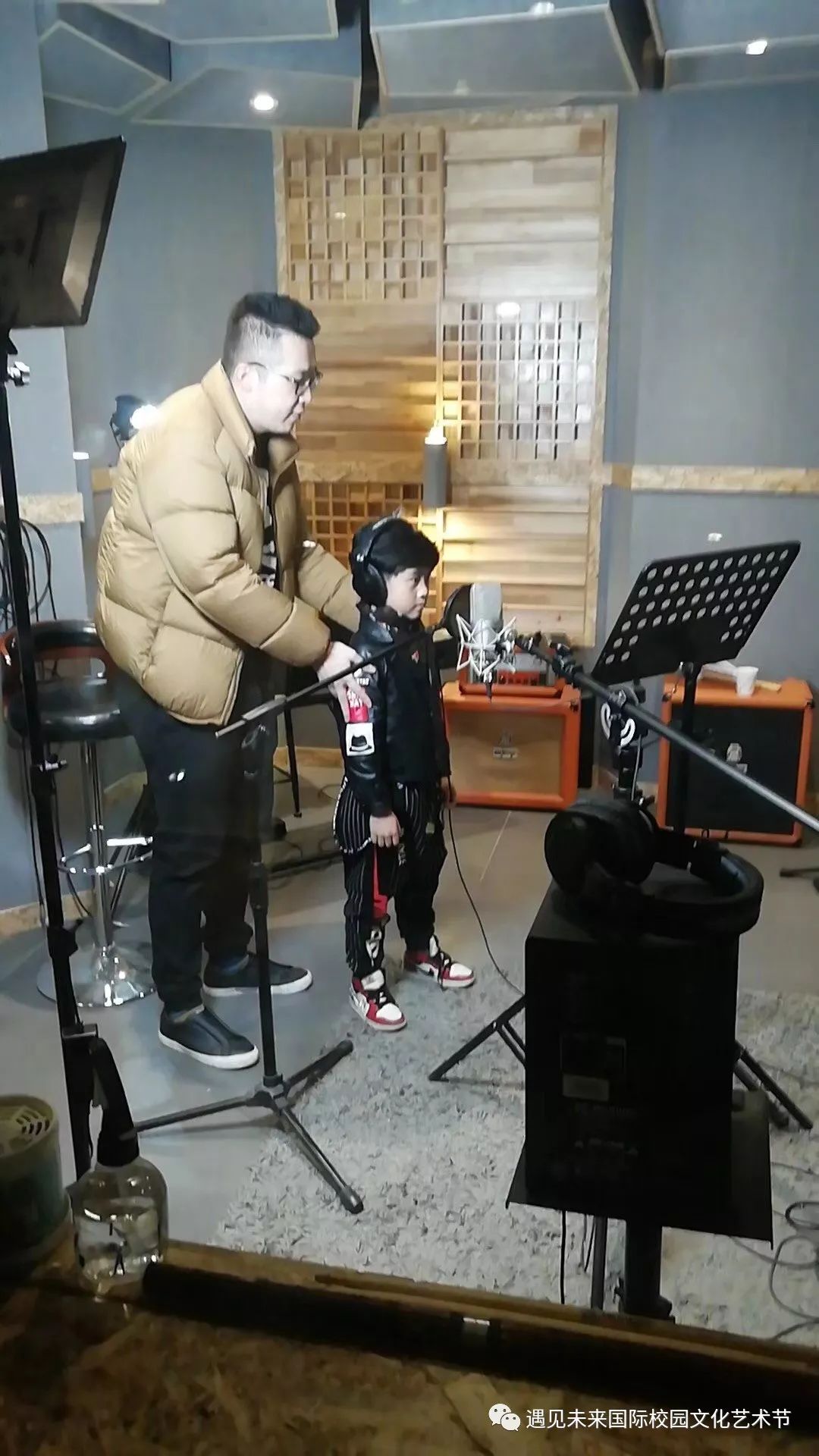 包含TheShy重返赛场,险胜首场状态出色,巴塞罗那观众沸腾!赛场气氛高涨的词条 包含TheShy重返赛场,险胜首场状态出色,巴塞罗那观众沸腾!赛场气氛高涨的词条