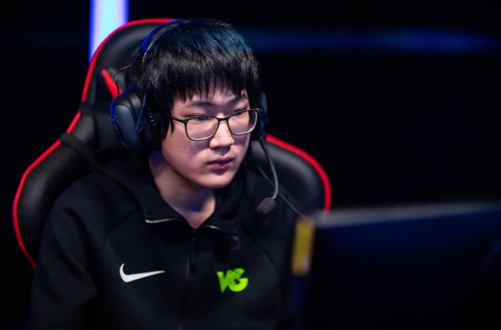 包含TheShy重返赛场,险胜首场状态出色,巴塞罗那观众沸腾!赛场气氛高涨的词条 包含TheShy重返赛场,险胜首场状态出色,巴塞罗那观众沸腾!赛场气氛高涨的词条